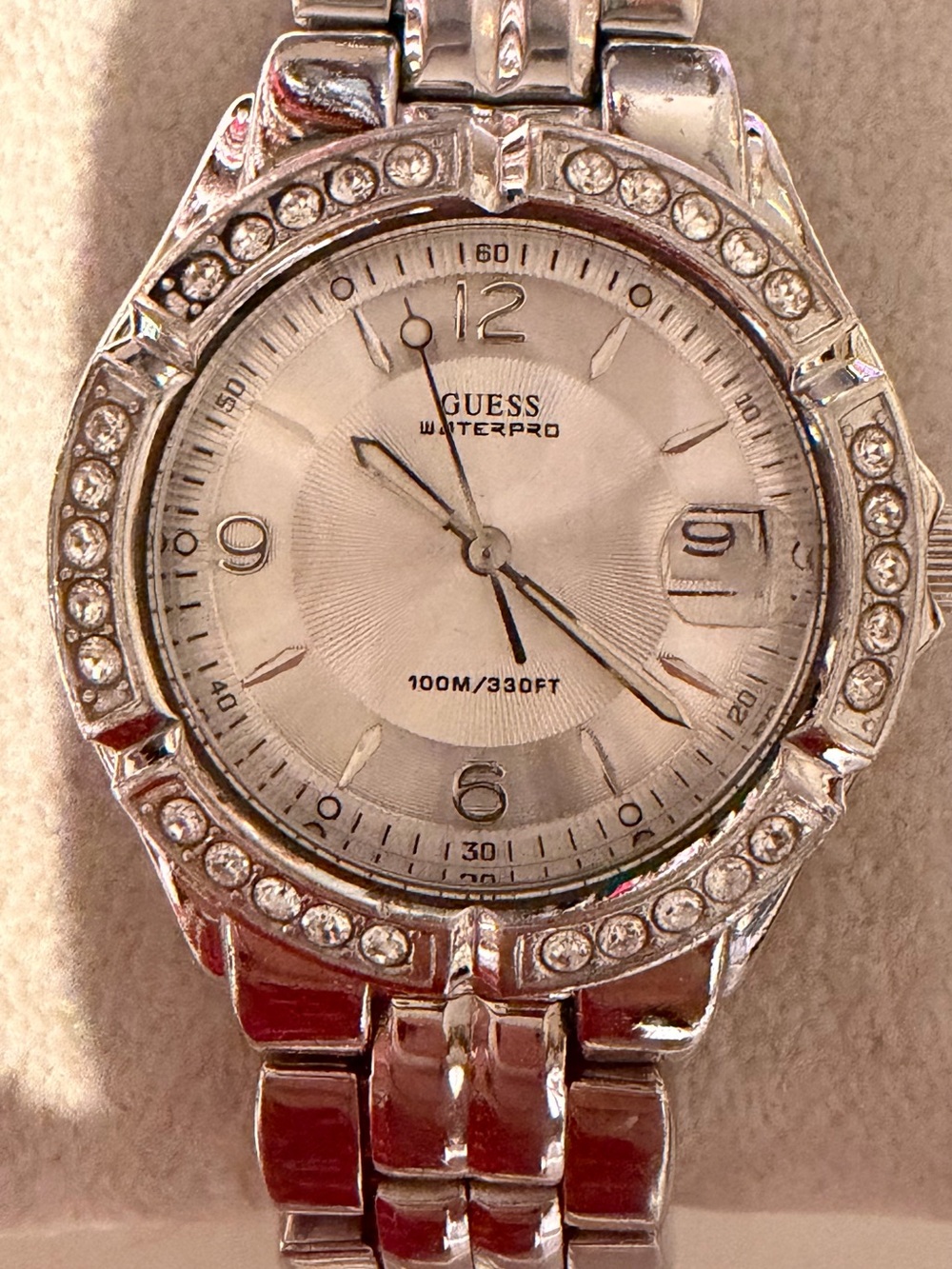 Guess Silver Crystal-Accent Stainless Steel Bracelet Watch